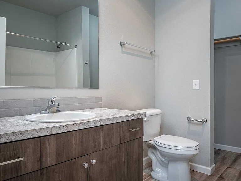 Wingate Square & East Wingate | Bathroom