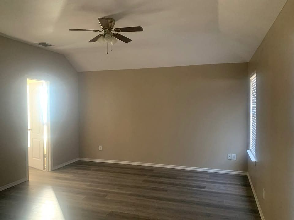 2nd image of 223 Cloudcroft Dr
