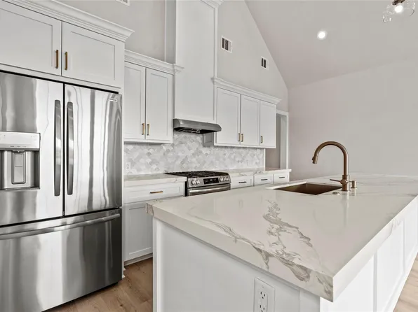 1104 62nd St, Galveston, TX 77551