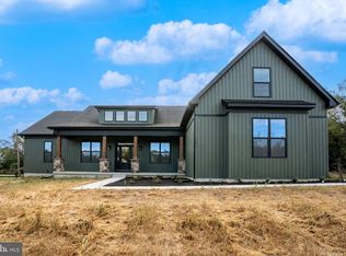 5 Jingle Bells Ct, Shepherdstown, WV 25443