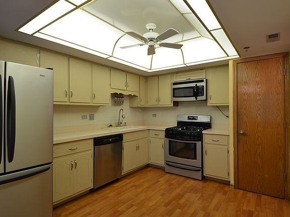 3rd image of 9190 Del Prado Dr APT 2N