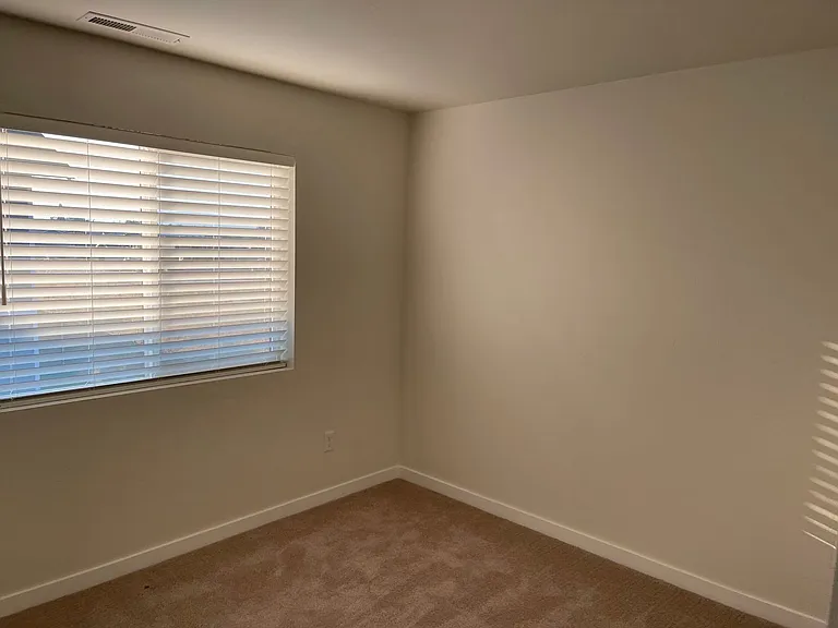 185 Northridge Ter — Photo 32