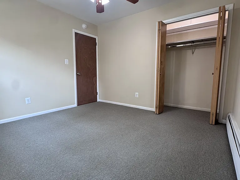 400 Riverside Dr #13 — Photo 6