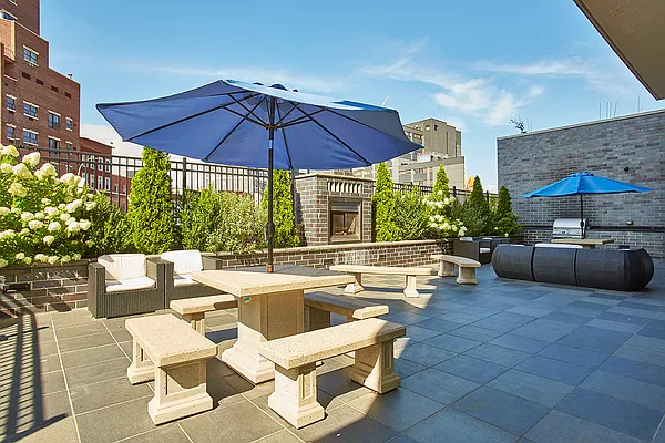 Rented by Compass | media 19