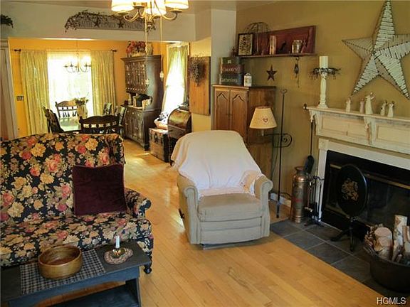 2nd image of 3906 Buttonwood Ln Unit 3906