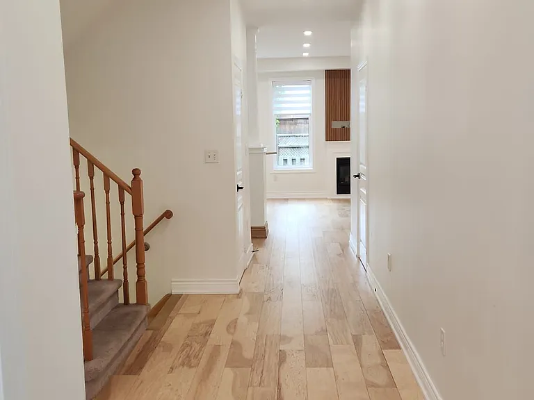 51 Waldron Cres #MAIN — Photo 2