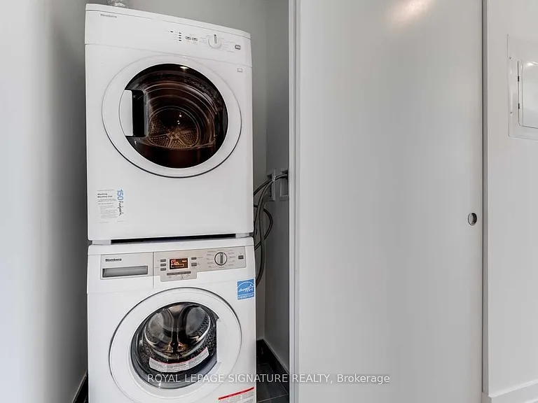 161 Roehampton Ave #903 — Photo 14