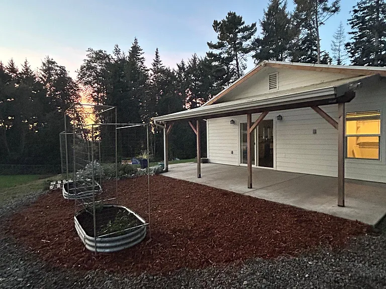 1381 Sydni Ct — Photo 26