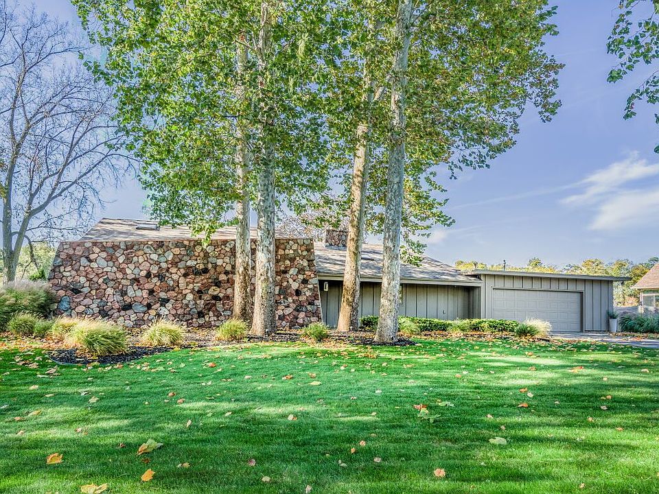 1st image of 29645 River Shore Ln