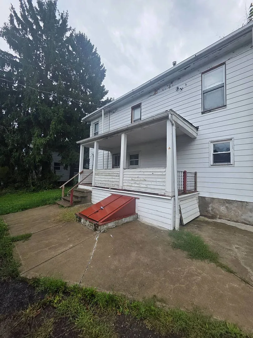 307 S Eagle St — Photo 3