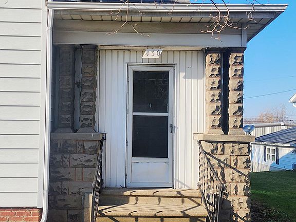 4th image of 430 W Maple St