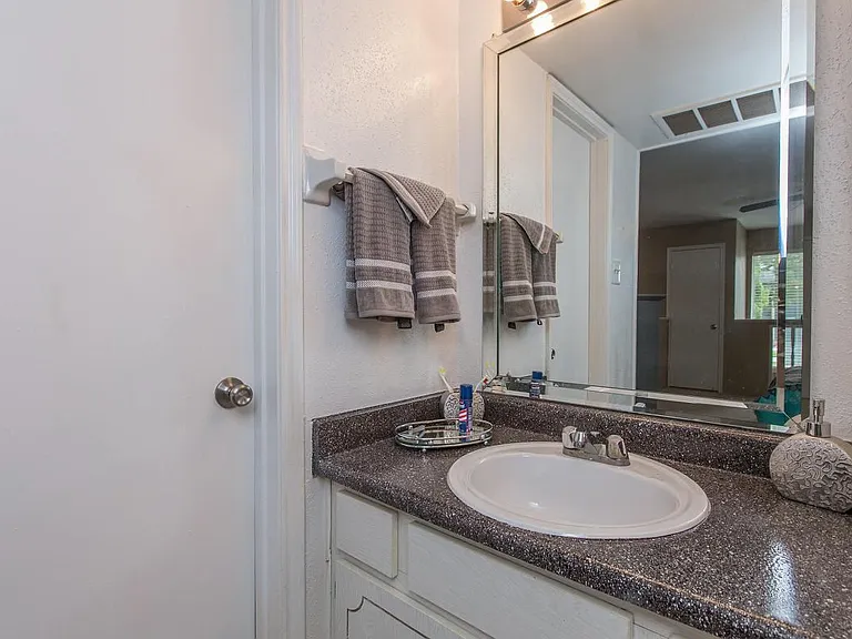 Lafayette Green Apartment Homes — Photo 37