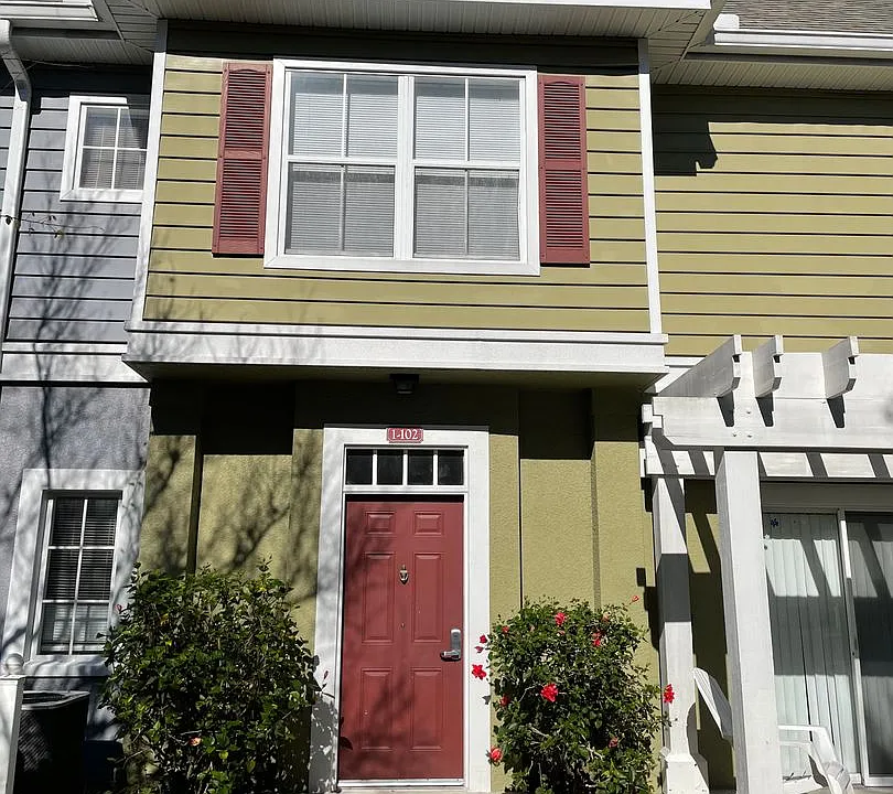 2610 Lodi Cir #102
