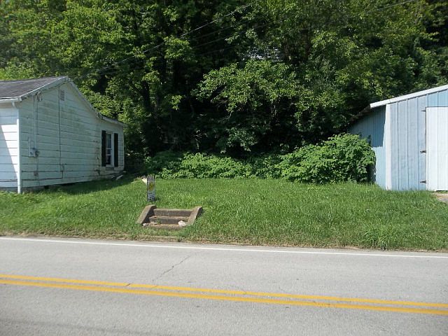 1st image of 702 W Second St