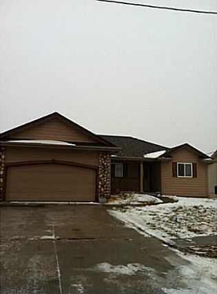 1st image of 209 NE Allison Ave