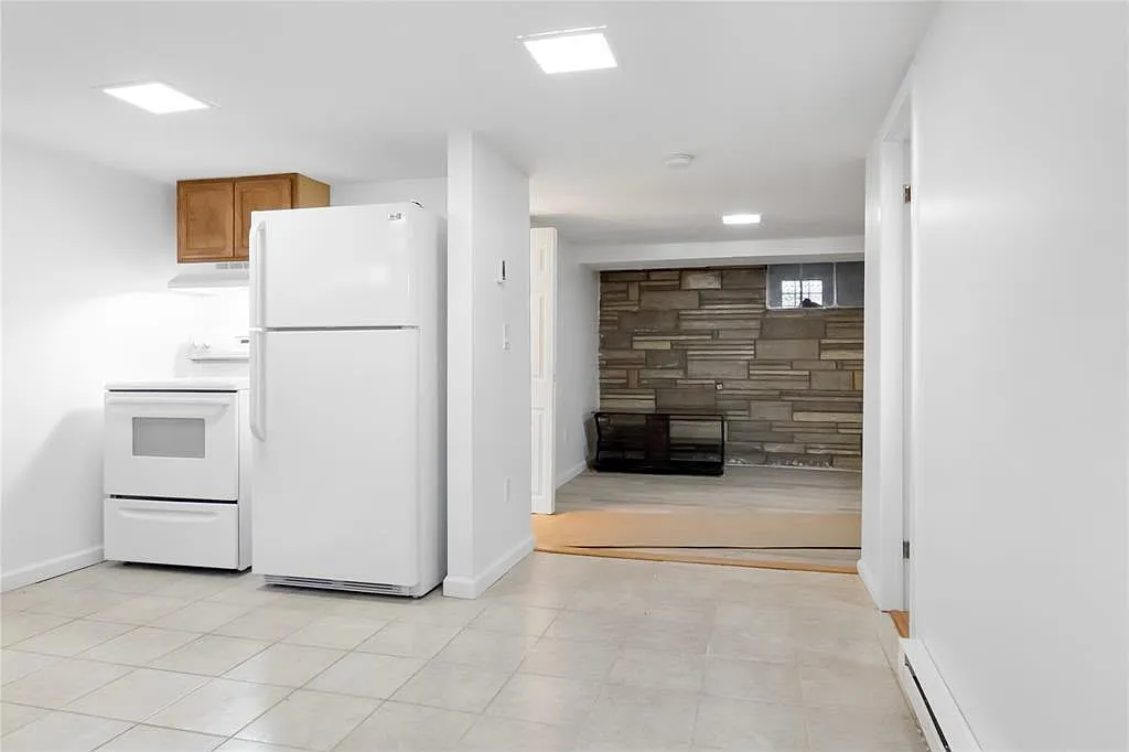 1 bed, 800 sqft, $1,900 — Photo 3