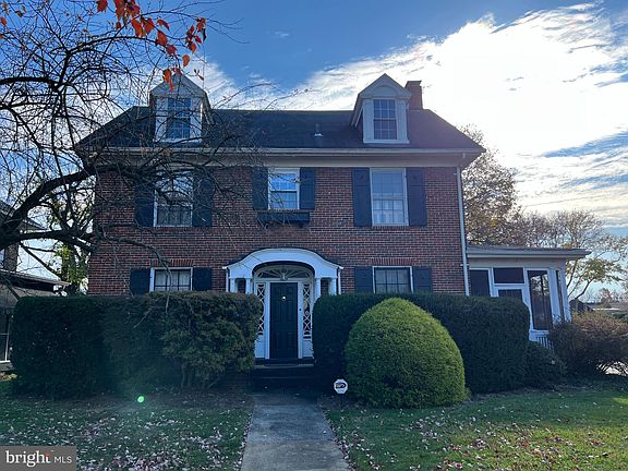 3rd image of 1102 Oak Hill Ave