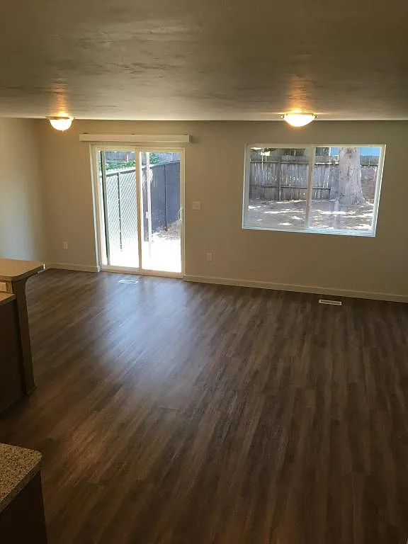 403 Cleveland Street SE — Photo 2