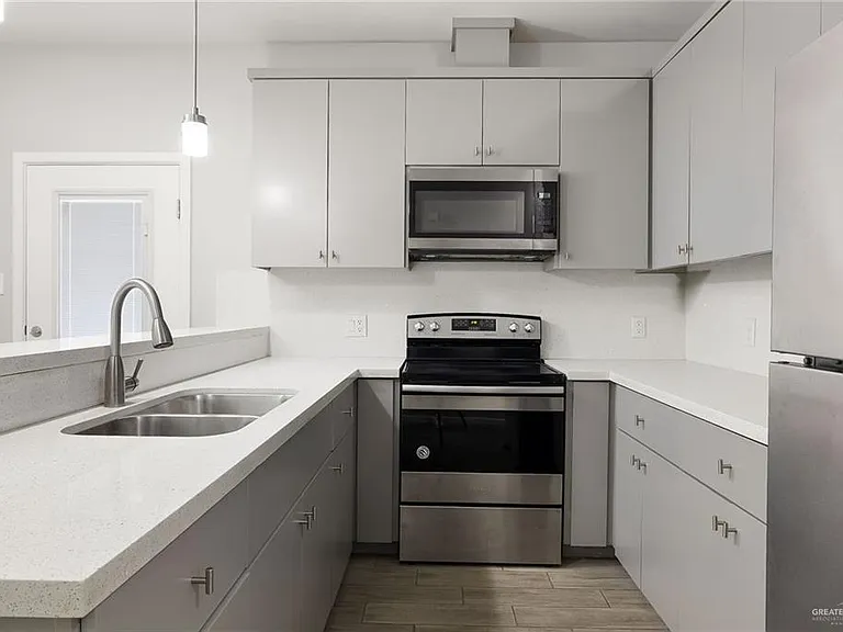 4709 Magnolia Ave #4 — Photo 3