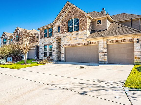 2nd image of 213 Woods Of Boerne Blvd