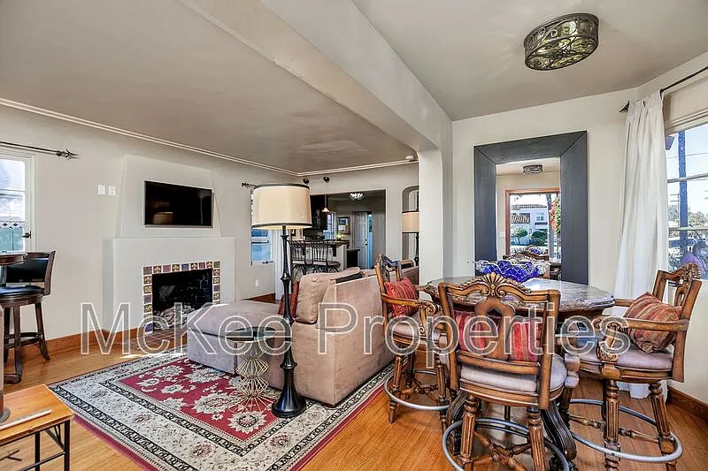 1 bed, 1.0 bath, 755 sqft, $5,000 — Photo 4