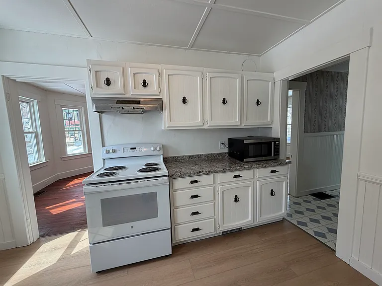 78 Central St — Photo 5