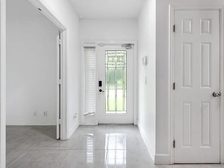 160 Baldwin Blvd — Photo 2