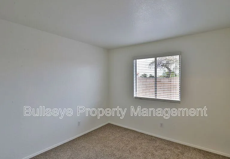 1697 N La Fresa Dr — Photo 9