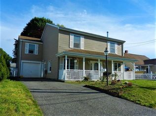 61 Nimitz Rd, Rumford, RI 02916