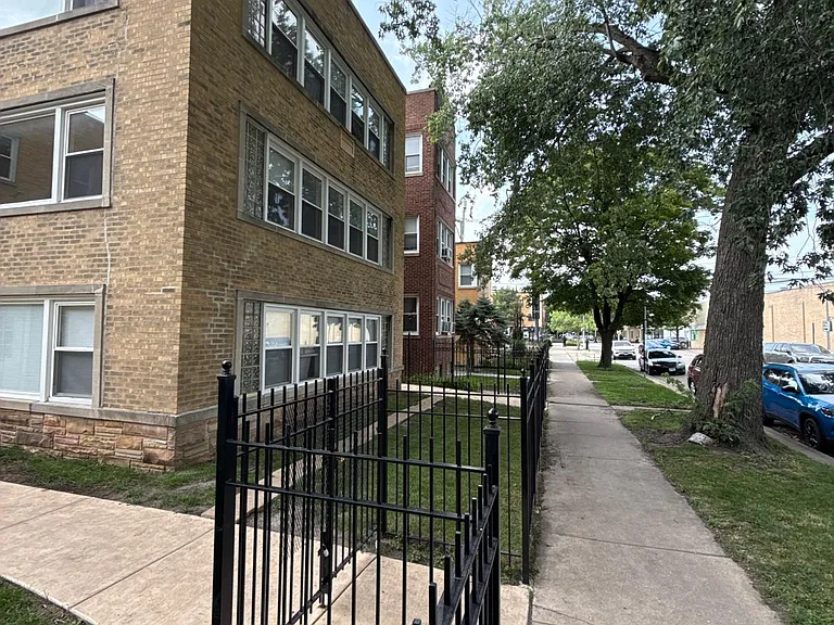 6336 N Mozart St #1 — Photo 13