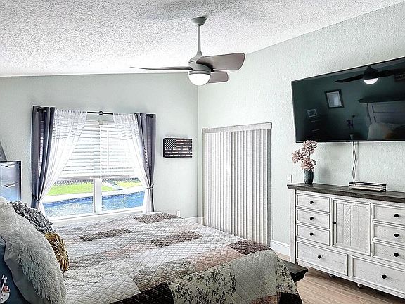 5th image of 15072 Corby Ct