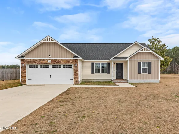 205 Arbor Court, Richlands, NC 28574