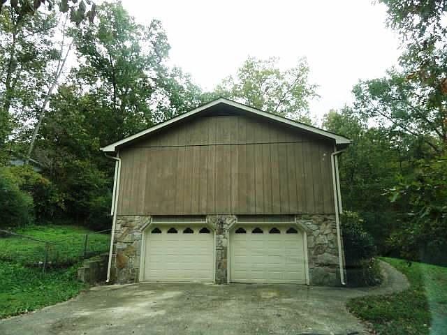 2nd image of 9425 Berkshire Cir