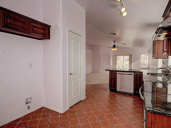5th image of 1824 E Siesta Ln