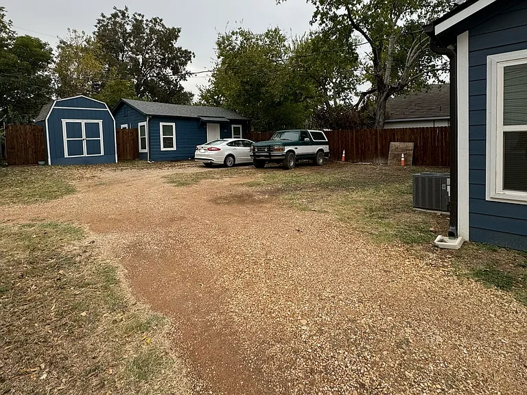 1108 E Maddox Ave — Photo 4