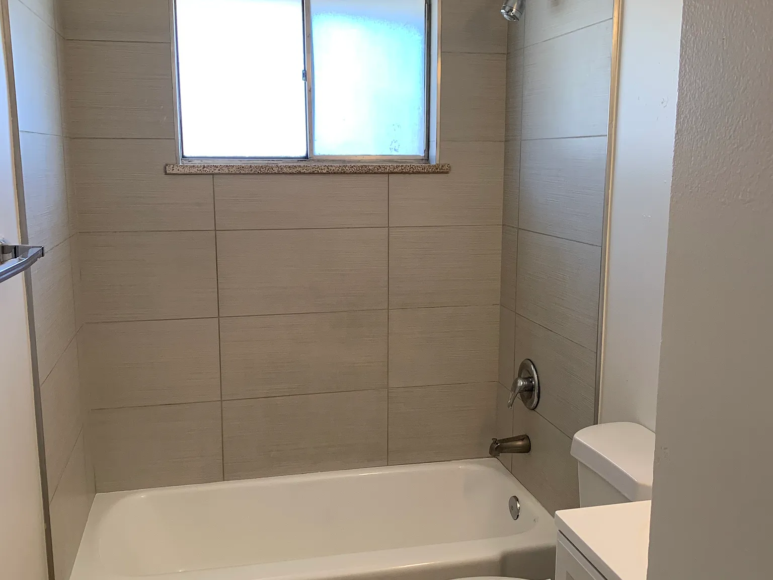 2 bed, 1000 sqft, $1,500 — Photo 2