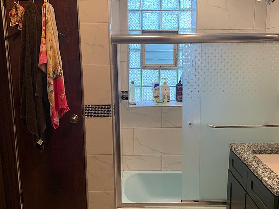 3rd image of 3234 N Wolcott Ave APT 1