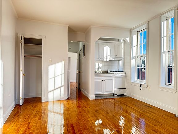 2nd image of 1 Charles St APT 4