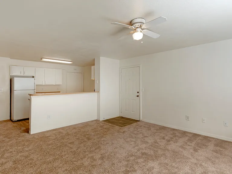 Oak Crest Apartments — Photo 26