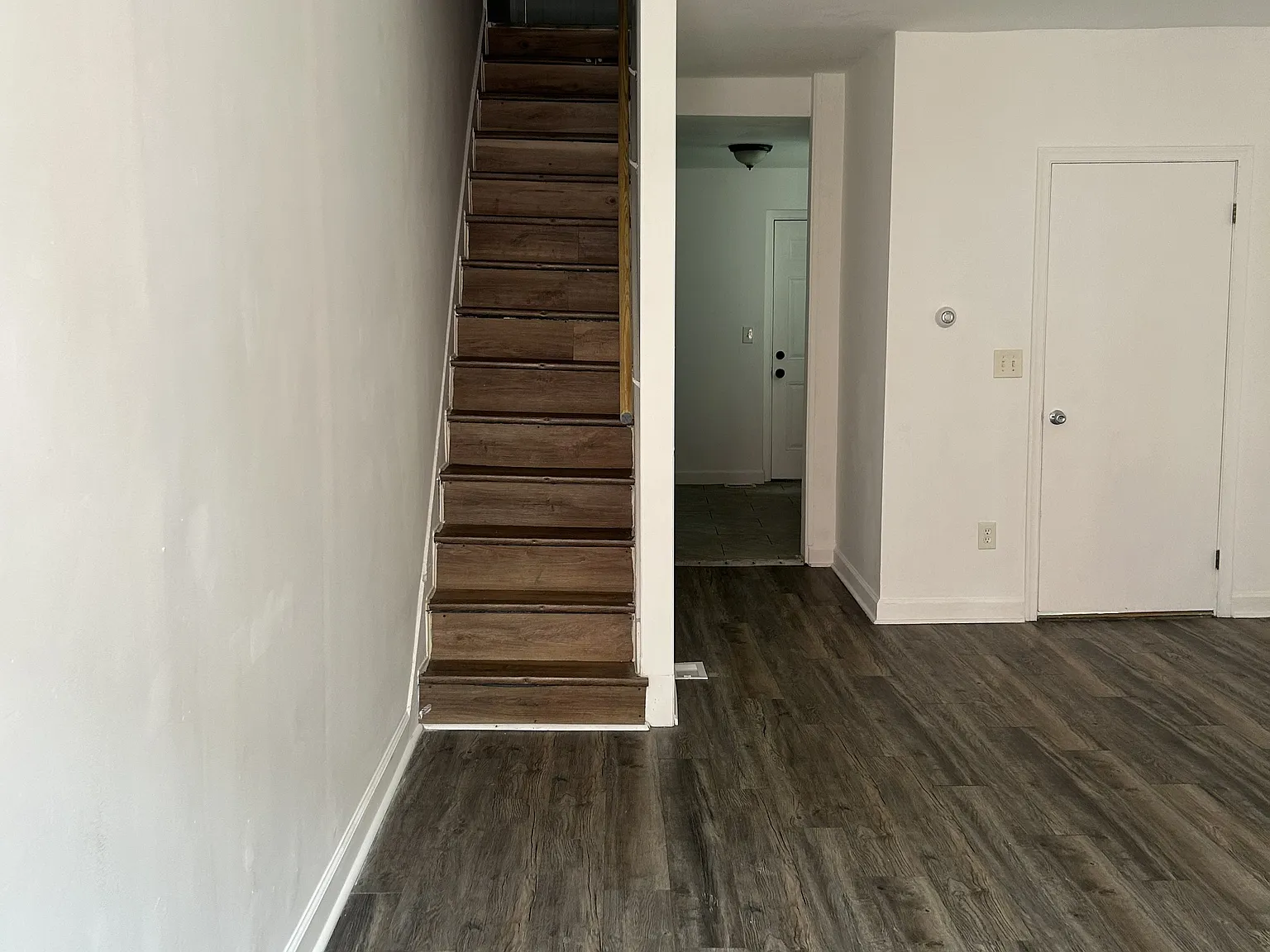3 bed, 1.5 bath, 1100 sqft, $1,400 — Photo 3