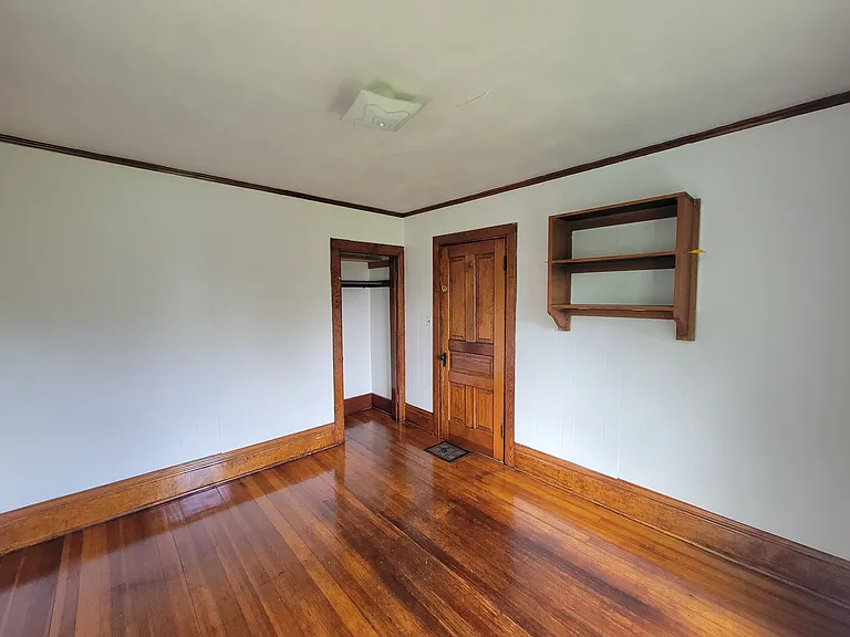 305 Washington St — Photo 18