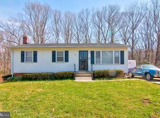 9000 Anna Dr, Clinton, MD
