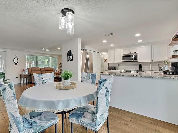 3rd image of 7234 FAIRFAX DRIVE