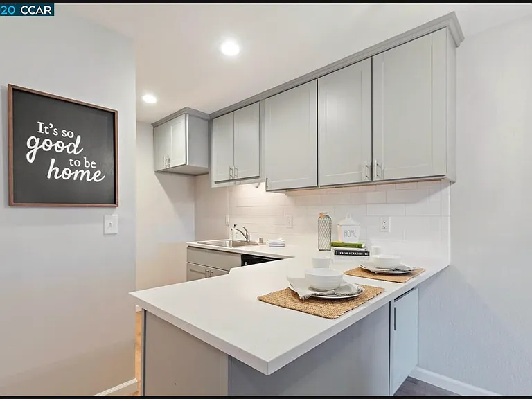 2562 Walnut Blvd #73 — Photo 6