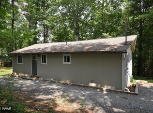 155 Lancet Cir, Dingmans Ferry, PA 18328