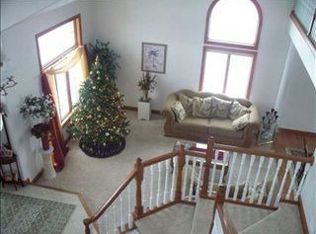 106 Rustic Hills Cir, Denver, IA 50622