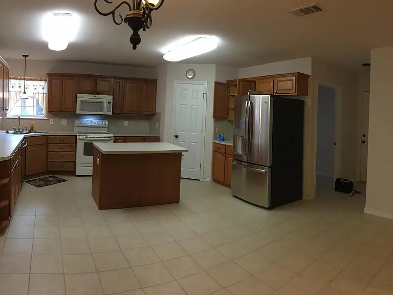 Hunters Glen Dr — Photo 8