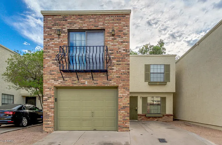 3 bed, 2.5 bath, 1098 sqft, $1,995 — Photo 1