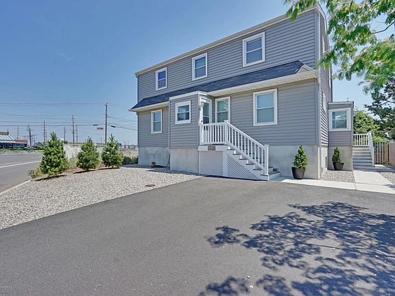 3rd image of 1508 Bay Blvd