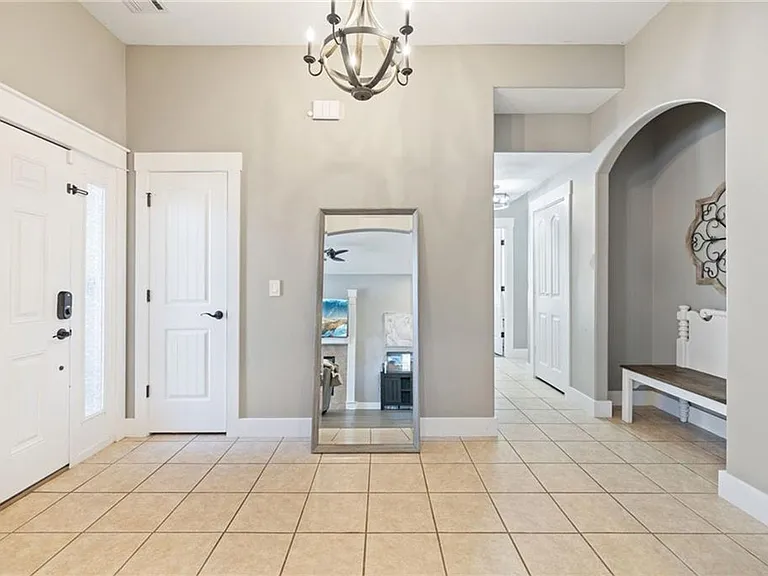 1406 N Latisha Ln — Photo 29